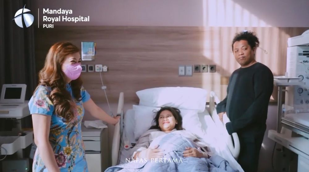 Momen Indah Permatasari melahirkan © Instagram