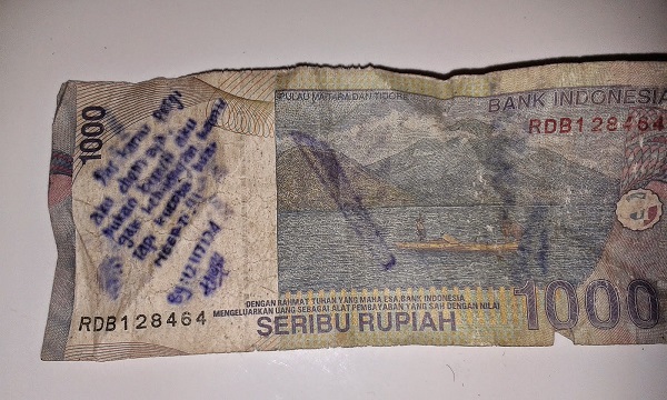 tulisan lucu di uang kertas Berbagai sumber