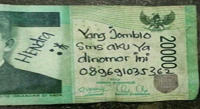 tulisan lucu di uang kertas Berbagai sumber
