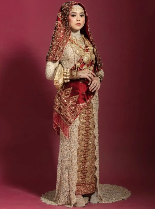 seleb dandan ala pengantin Minang © Instagram
