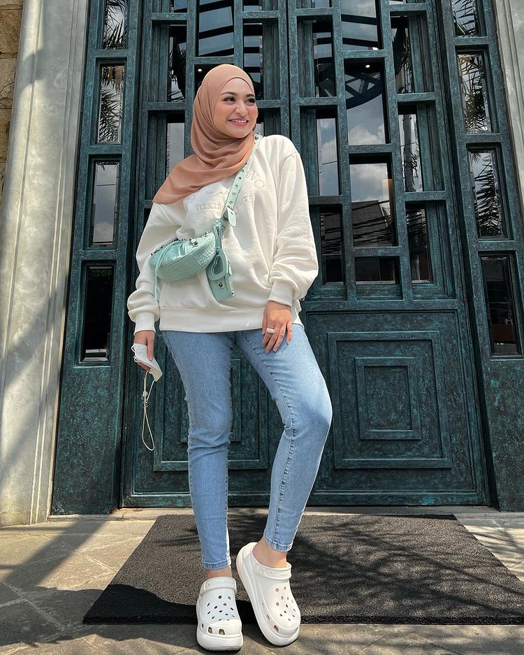 Kabar terbaru mantan istri komedian © berbagai sumber Kabar terbaru mantan istri komedian © berbagai sumber