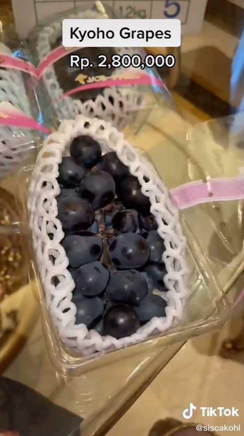 10 Buah dikonsumsi Sisca Kohl ini harganya bikin kantong menjerit