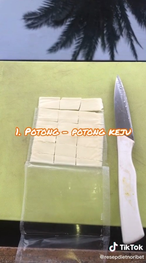 5 Cara simpel bikin keripik keju tanpa tepung, enak dan tidak meleleh