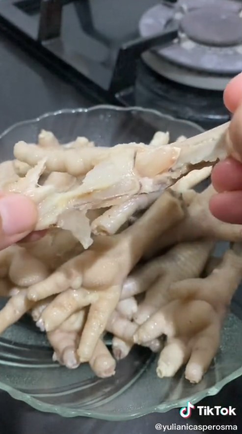 Tak perlu presto, ini trik mudah rebus ceker lebih empuk dan lumer