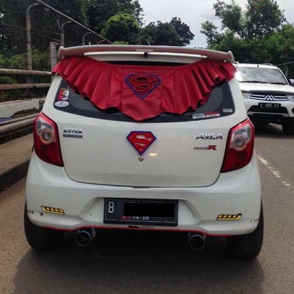 potret belakang mobil © berbagai sumber