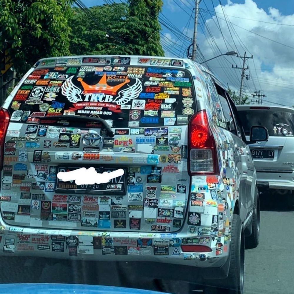 potret belakang mobil © berbagai sumber