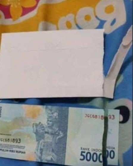 Momen kocak saat buka amplop Berbagai sumber Momen kocak saat buka amplop Berbagai sumber