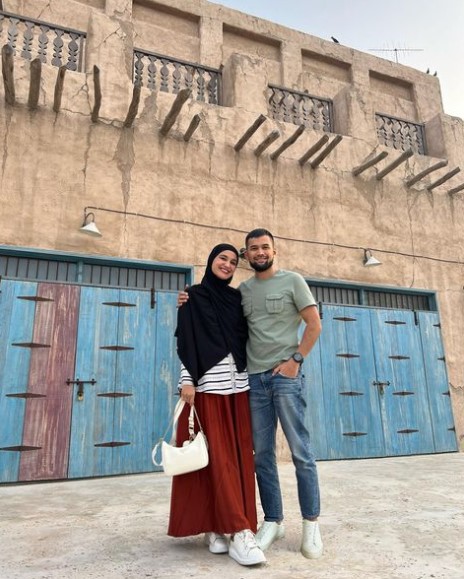 Pasangan pesinetron terlibat cinlok © Instagram Pasangan pesinetron terlibat cinlok © Instagram