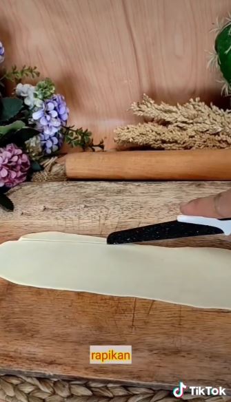 5 Cara membuat kulit molen pisang kriuk dan antigagal