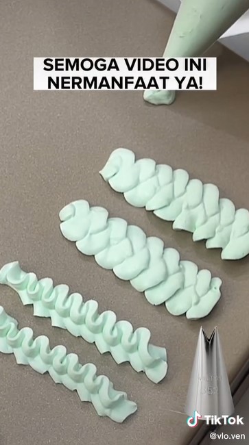 Cara jitu bikin dekorasi krim kue tanpa spuit, cantik dan elegan