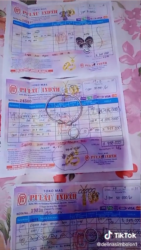 nabung di celengan dapat Rp 70 juta © TikTok/@delinasimbolon1