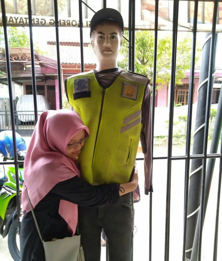 potret kocak orang foto dengan patung Berbagai sumber potret kocak orang foto dengan patung Berbagai sumber