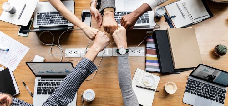 Kontribusi adalah keterlibatan © 2022 berbagai sumber