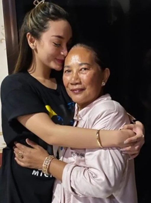 kebersamaan pedangdut dan ibu mertua © berbagai sumber kebersamaan pedangdut dan ibu mertua © berbagai sumber