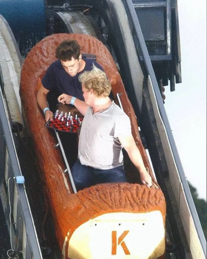 Potret kocak main catur di tempat nggak biasa Berbagai sumber Potret kocak main catur di tempat nggak biasa Berbagai sumber