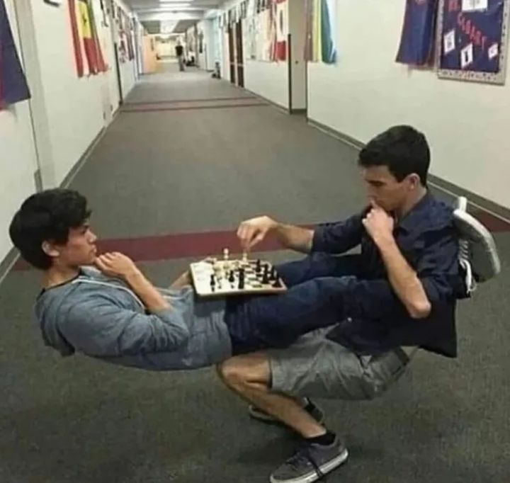 Potret kocak main catur di tempat nggak biasa Berbagai sumber Potret kocak main catur di tempat nggak biasa Berbagai sumber