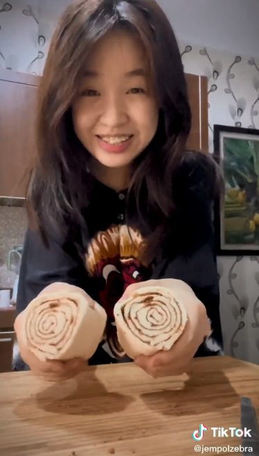 7 Cara membuat cinnamon roll pakai roti tawar, tak ribet bikin adonan
