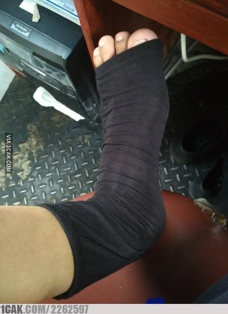 orang pakai kaus kaki nyeleneh © berbagai sumber orang pakai kaus kaki nyeleneh © berbagai sumber