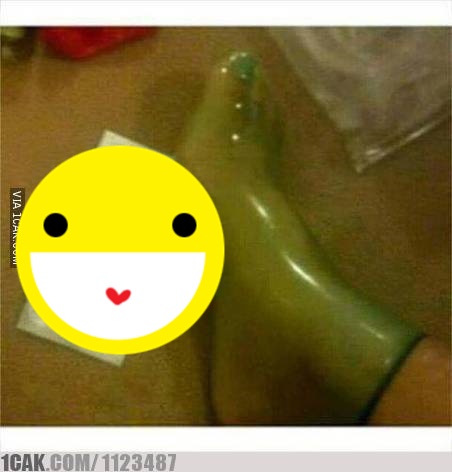 orang pakai kaus kaki nyeleneh © berbagai sumber orang pakai kaus kaki nyeleneh © berbagai sumber