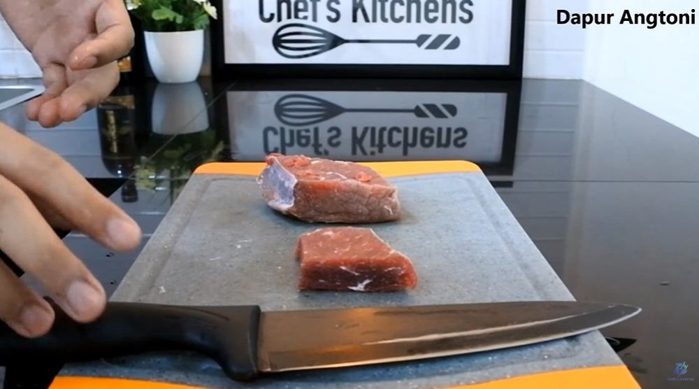 Tak perlu alat khusus, ini trik mengiris daging sapi hingga tipis