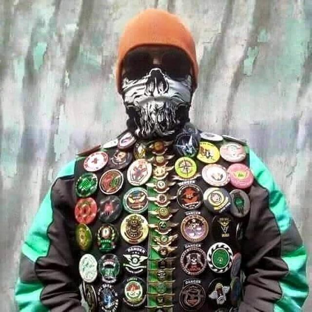 desain jaket ojek online ini absurd © Instagram