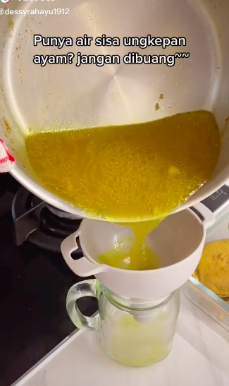 Cara bikin nasi kuning pakai air sisa ungkepan ayam, super praktis