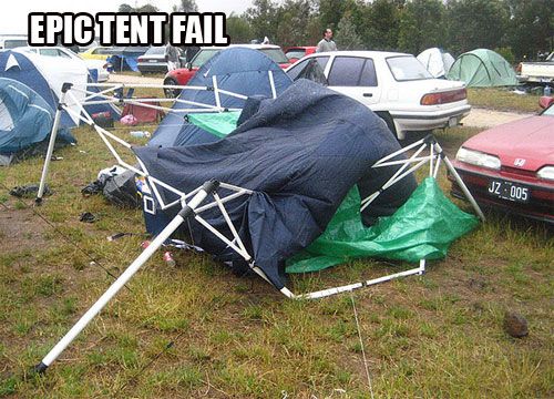 11 Potret nyeleneh tenda camping, bentuknya bikin dahi mengernyit