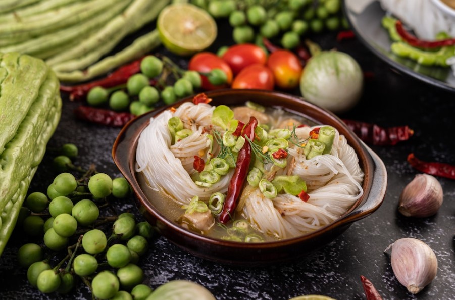 Serupa tapi tak sama, kenali 7 perbedaan bihun, soun, dan misua