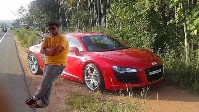 Editan foto pria dengan kendaraan mewah Berbagai sumber