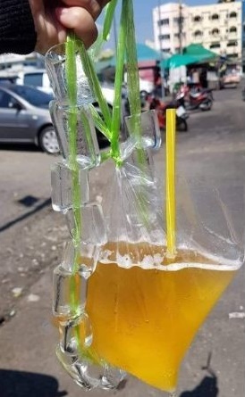 orang beli es teh tapi nyeleneh © berbagai sumber