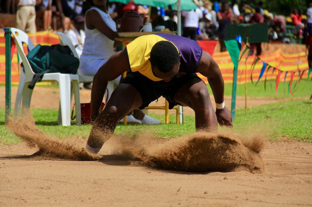 lompat jauh © berbagai sumber lompat jauh © berbagai sumber