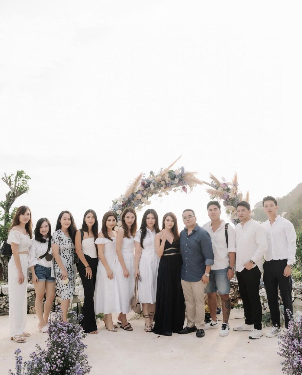 anak hotman paris melamar kekasih © Instagram