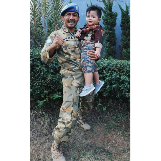 seleb pria pakai seragam TNI © berbagai sumber seleb pria pakai seragam TNI © berbagai sumber