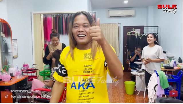 momen sule ubah gaya rambut  © YouTube momen sule ubah gaya rambut  © YouTube