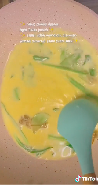 7 Cara bikin bika ambon tanpa mixer dan oven, bersarang sempurna