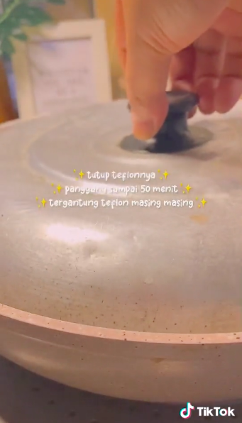 7 Cara bikin bika ambon tanpa mixer dan oven, bersarang sempurna