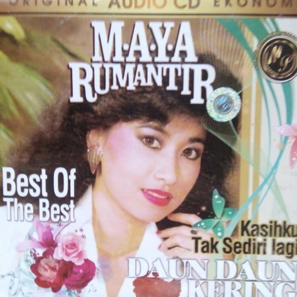 Kini jadi politisi, intip 11 potret lawas Maya Rumantir diva 80-an