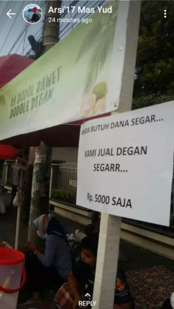 spanduk jualan pedagang es ini kreatif © berbagai sumber