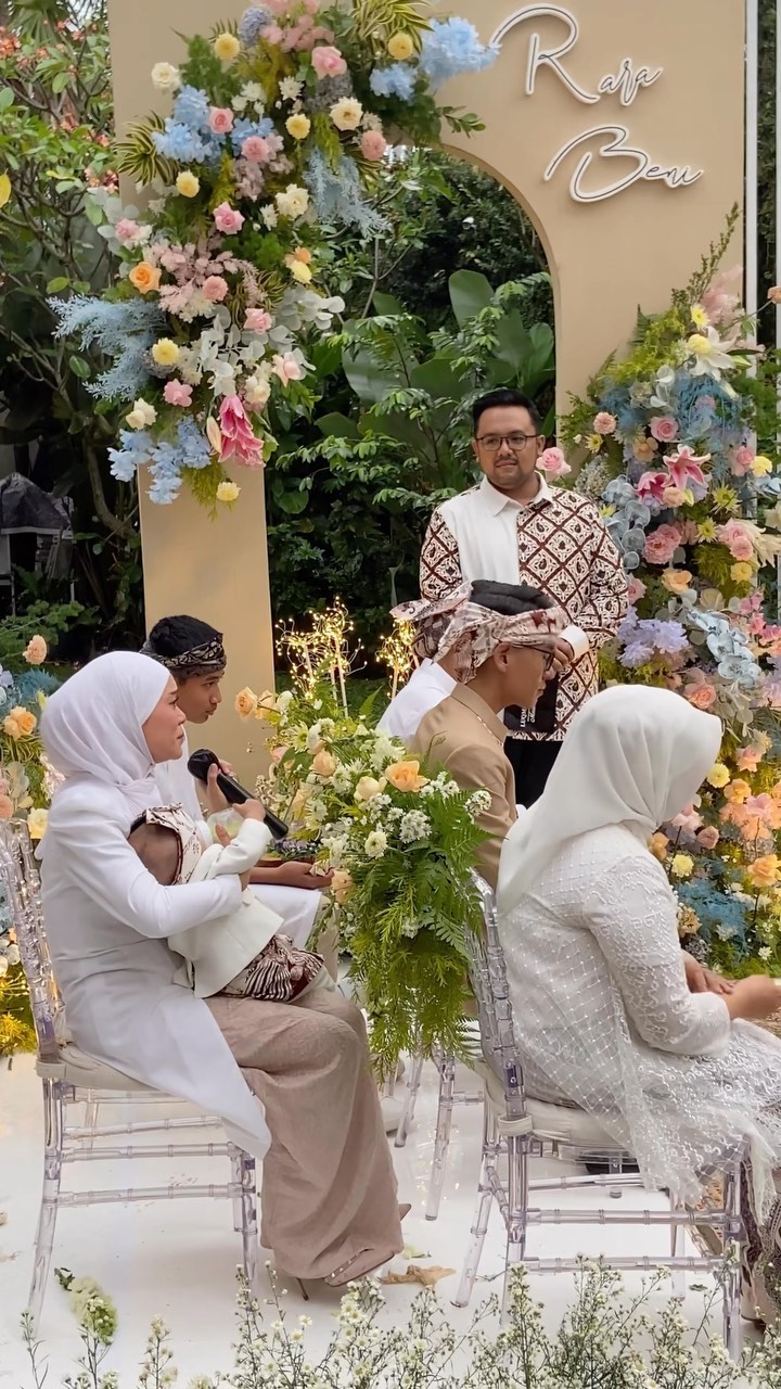 momen lamaran beni kakak lesty kejora © instagram