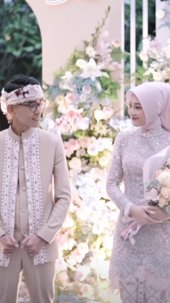 momen lamaran beni kakak lesty kejora © instagram