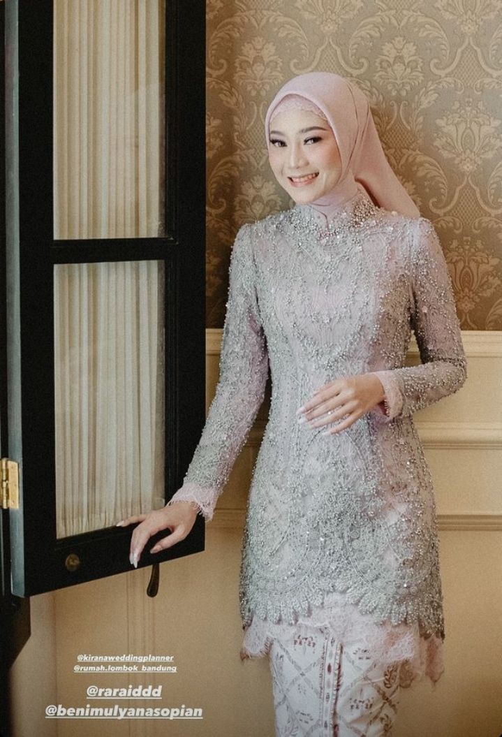 momen lamaran beni kakak lesty kejora © instagram