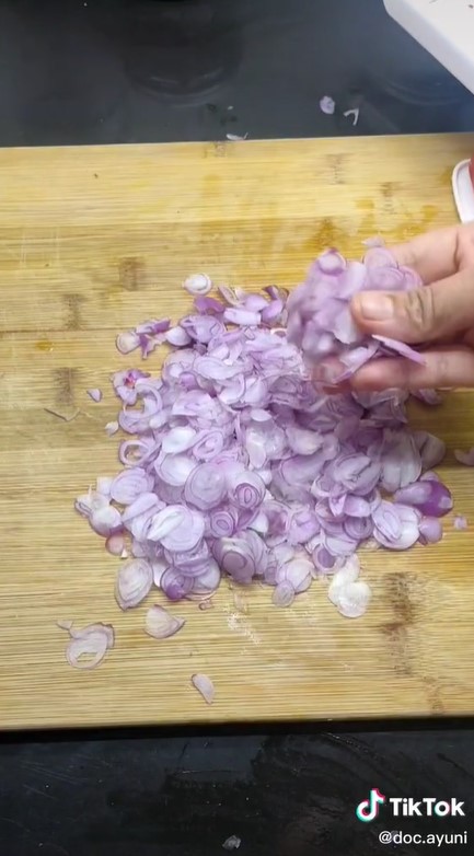 5 Cara simpel bikin baceman bawang merah, awet hingga dua minggu