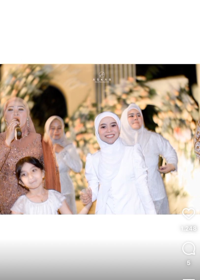 Pesona Lesti Kejora di lamaran kakak Berbagai sumber Pesona Lesti Kejora di lamaran kakak Berbagai sumber