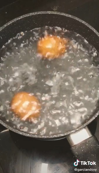 Trik simpel merebus telur agar kuningnya setengah matang, antigagal