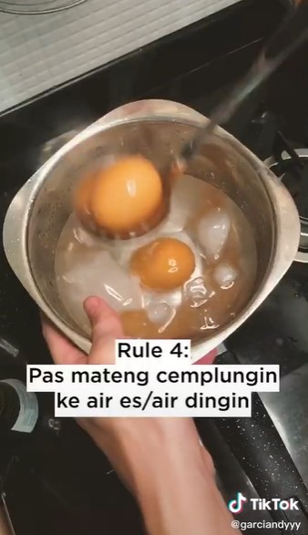 Trik simpel merebus telur agar kuningnya setengah matang, antigagal