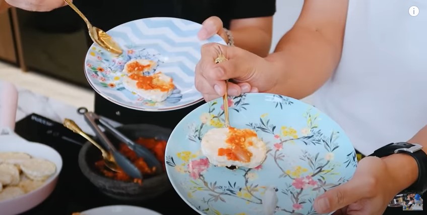 10 Makanan dikonsumsi Titi Kamal, jaga berat badan ideal dan sehat