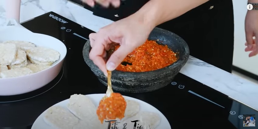 10 Makanan dikonsumsi Titi Kamal, jaga berat badan ideal dan sehat