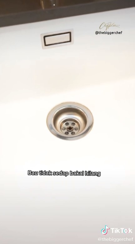 Trik hilangkan bau tak sedap di wastafel, cuma pakai 2 bahan dapur