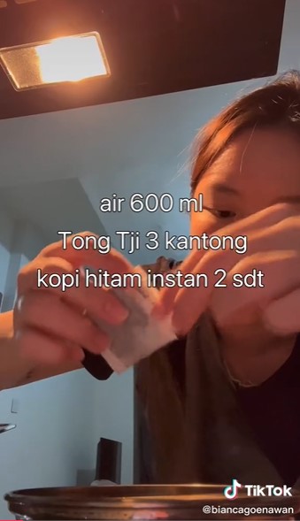 7 Cara bikin milk tea ala kafe modal Rp 3 ribu, cocok jadi ide jualan