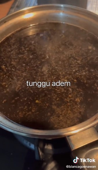 7 Cara bikin milk tea ala kafe modal Rp 3 ribu, cocok jadi ide jualan